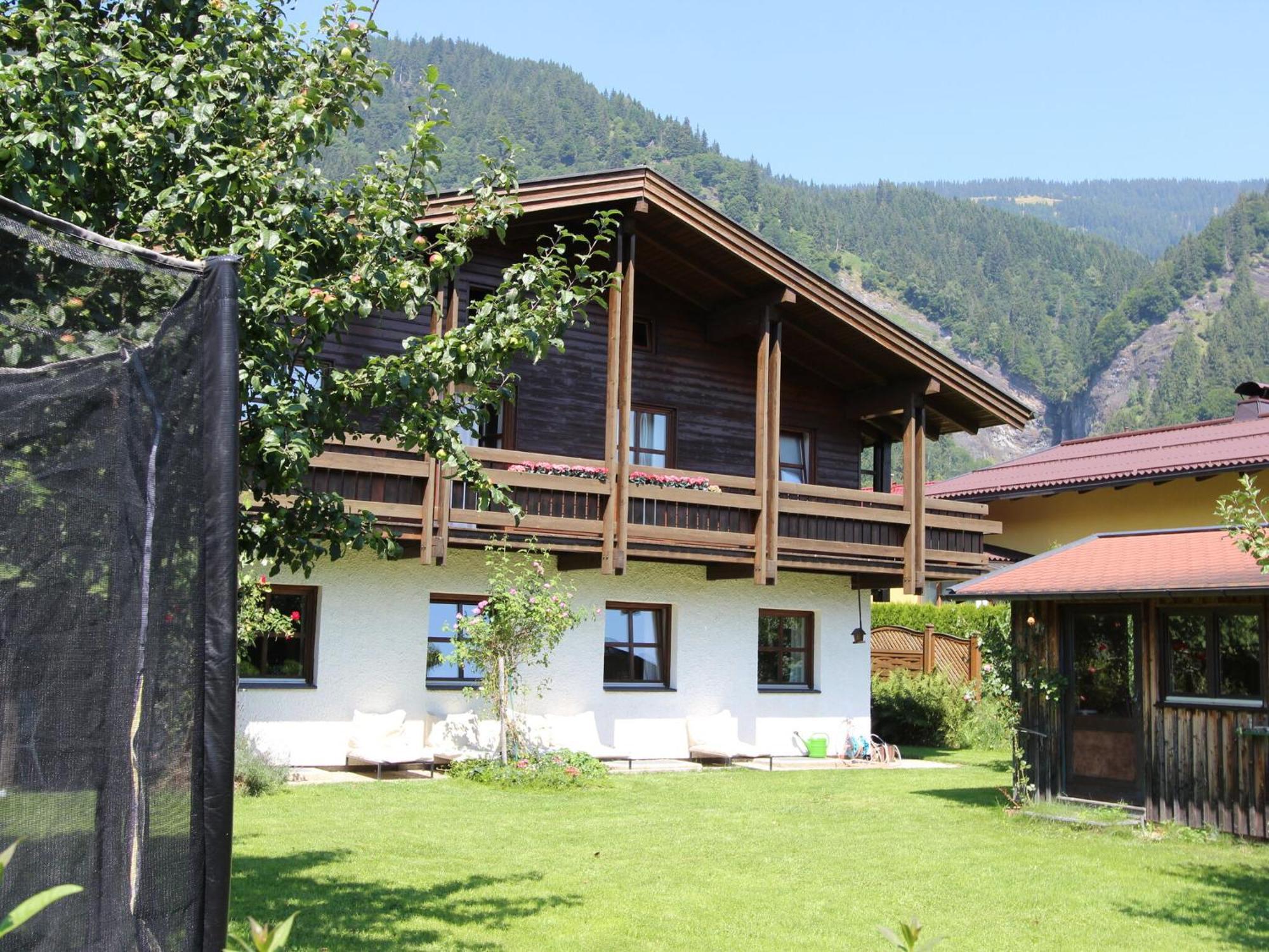 Quaint Mansion Near Ski Bus In Goldegg Buitenkant foto