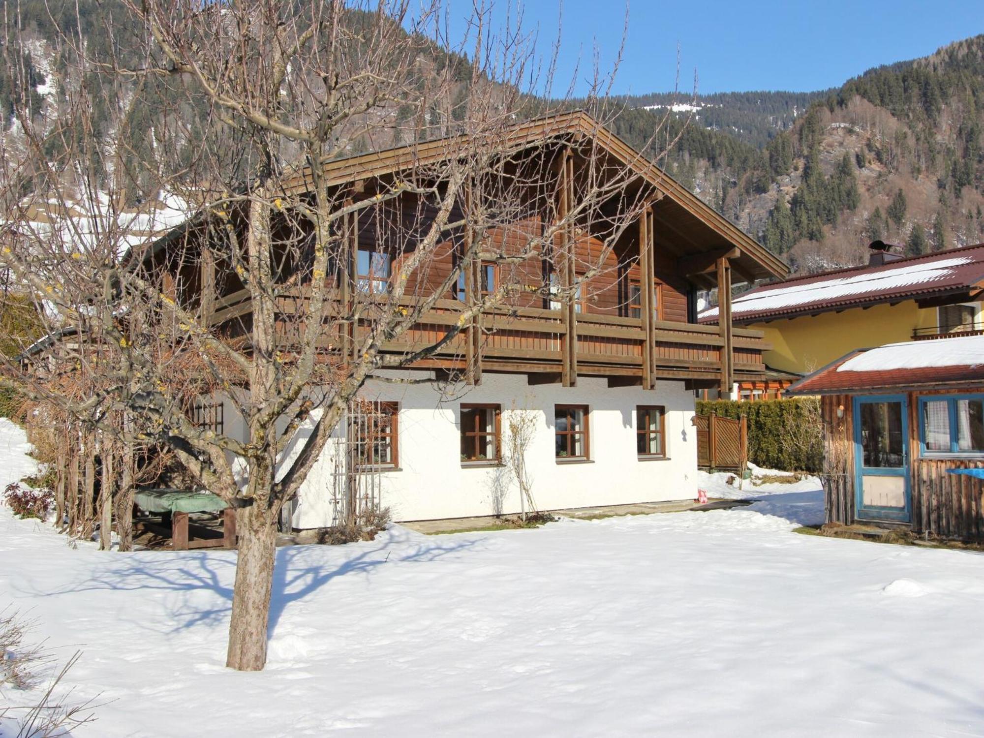 Quaint Mansion Near Ski Bus In Goldegg Buitenkant foto